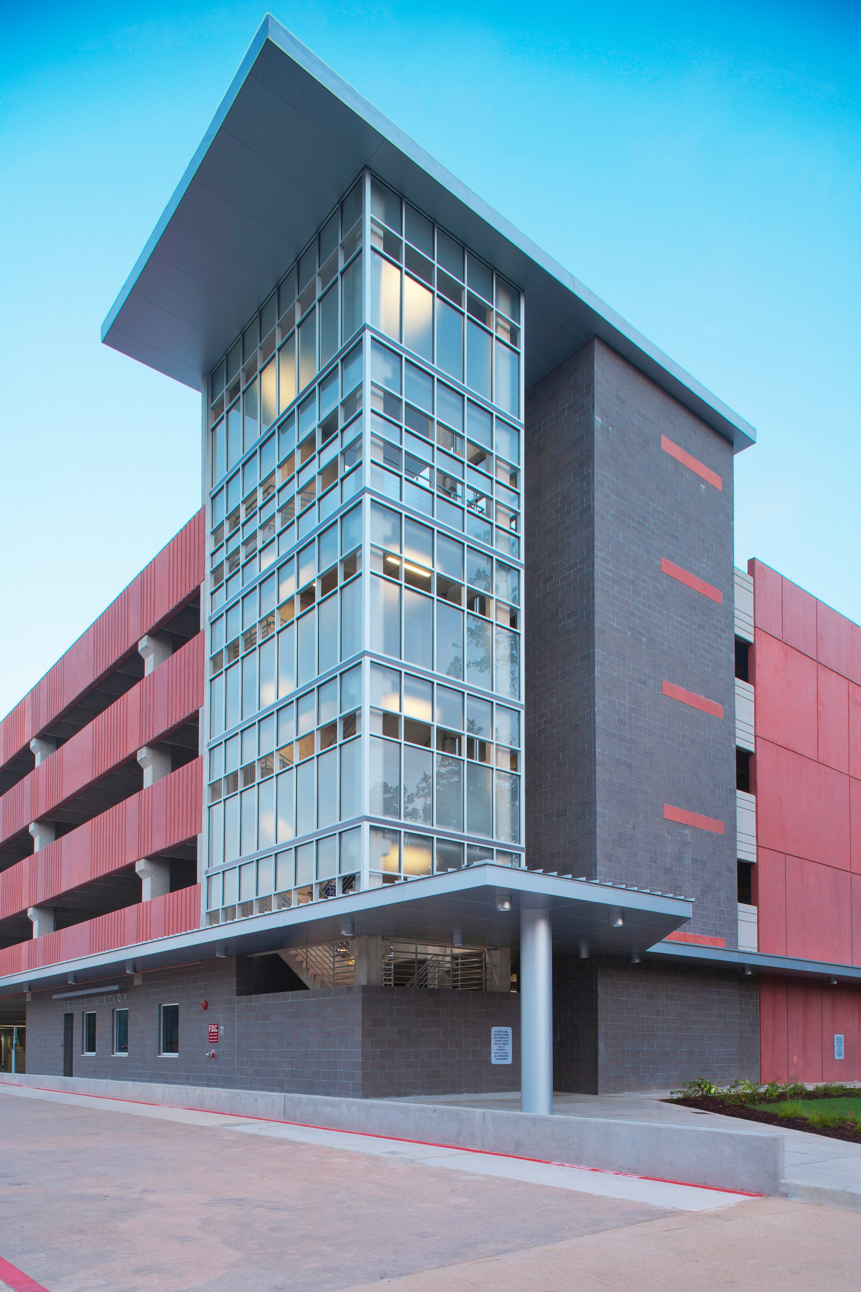 Montgomery Campus Parking Garage - HarrisonKornberg Architects